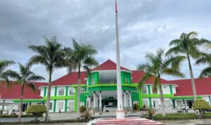 Kantor-Bupati-Halmahera-Selatan-tampak-sepi-800x600